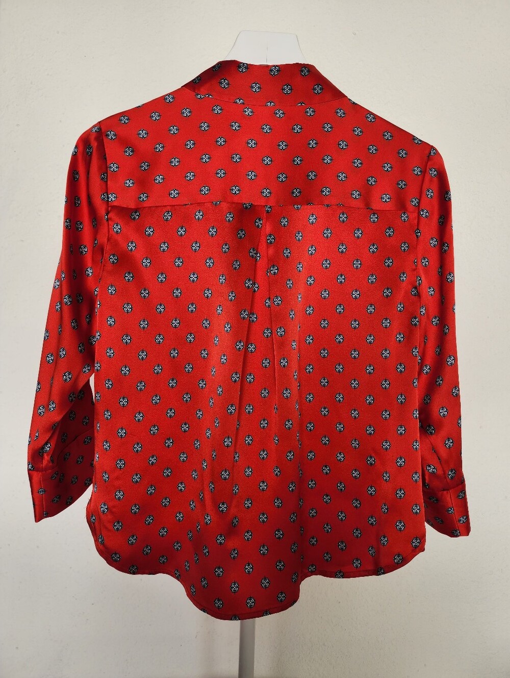 L'AGENCE Jil Women's 100% Silk Charmeuse Blouse Royal Red Print 3/4 Sleeve S - Picture 3 of 9